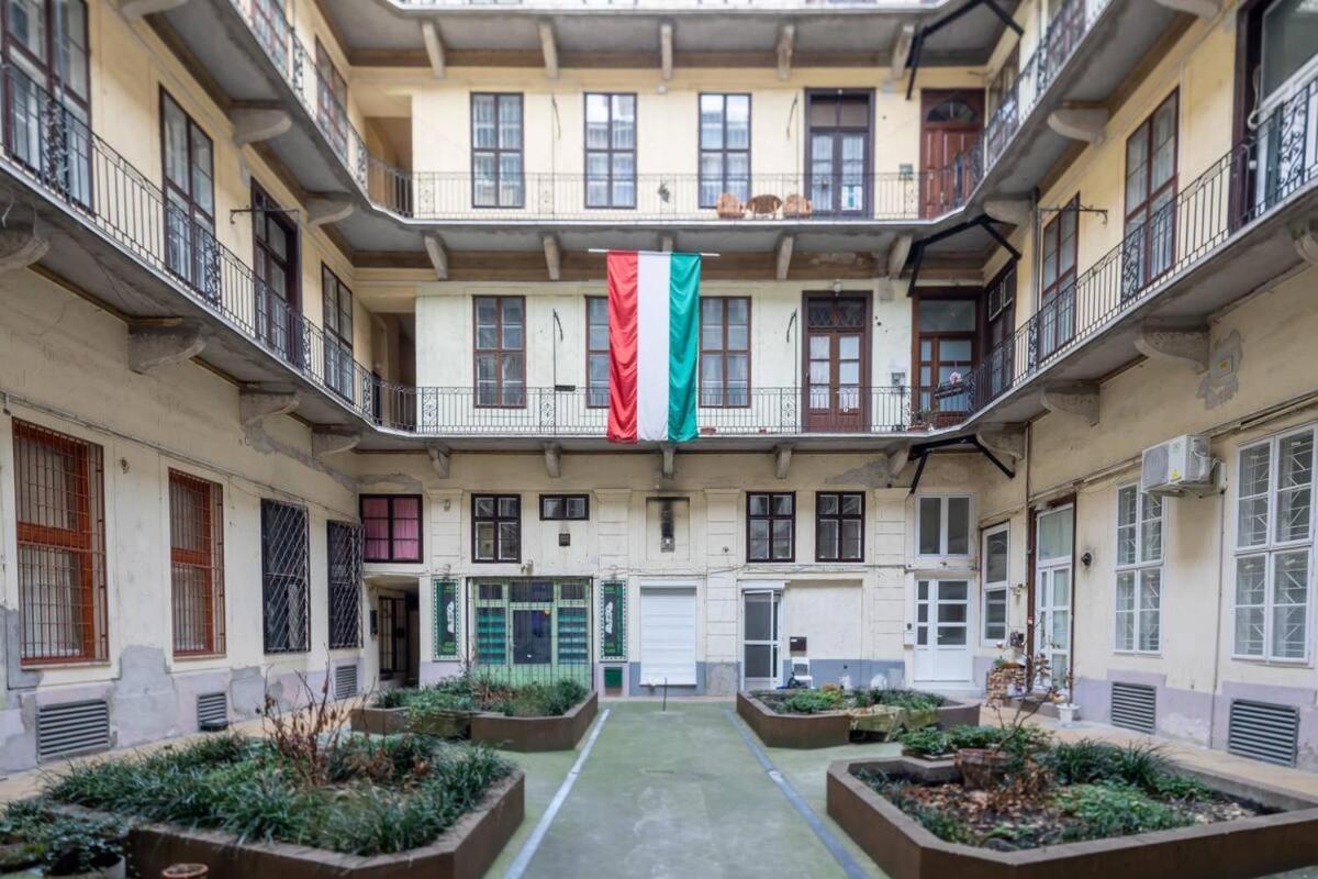 Vamhaz Boulevard Apartments Budapest Exteriör bild
